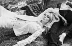 Between Us - new campaign of Pepe Jeans x Brooklyn Beckham & Nicola Peltz
